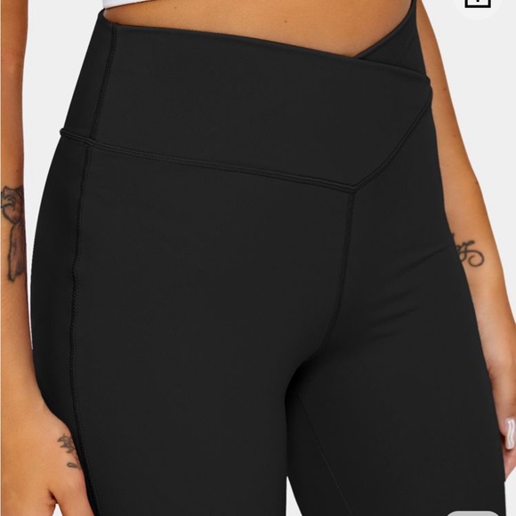 NWT Halara high waisted crossover flare pants. Size S - Picture 3 of 5